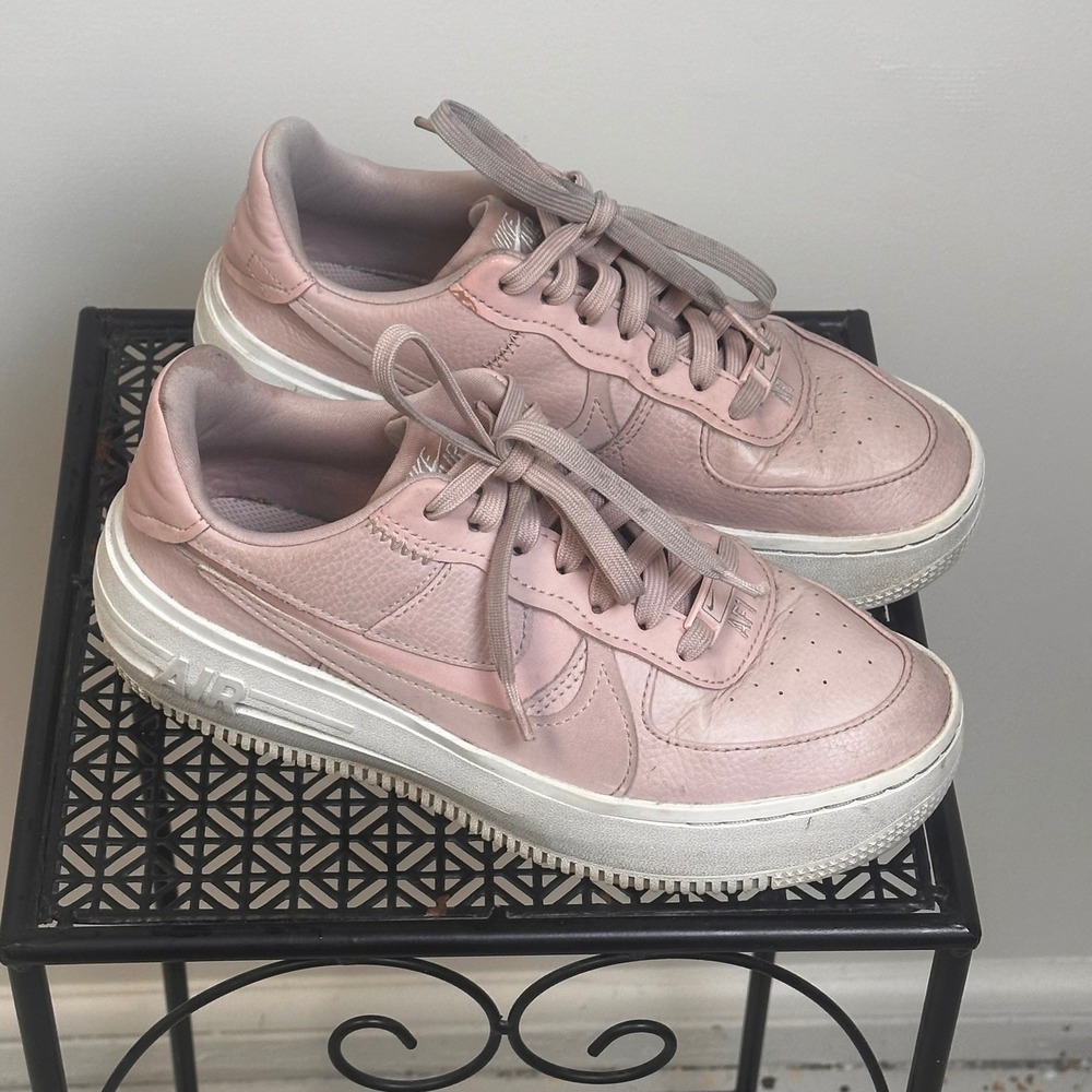 Nike Air Force 1 Low Pink Leather‎ Platform Sneakers Womens Size 6.5 DJ9946-602